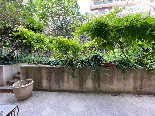Type 3/4  jardin LA BLANCARDE, surface 74m², jardin 98m² rue ST François DE SALES 13004
