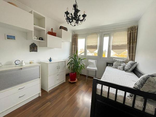 À découvrir rapidement ? Superbe T3 rénové avec balcon et vue dégagée, dernier étage !