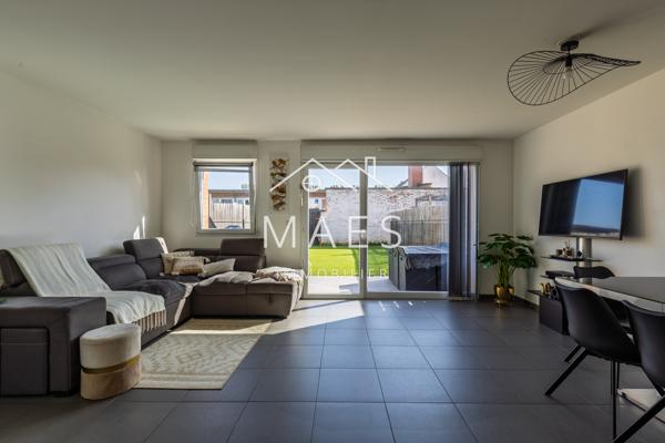 Belle maison semi-individuelle jardin garage