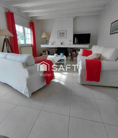 VILLA  AVEC GRAND TERRAIN ,TERRASSE COUVERTE. PISCINE. GARAGE. DEPENDANCE