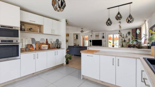 Maison à vendre 7 pièces de 217 m²