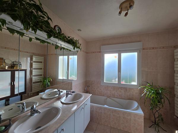 Charmante maison à 15 minutes du Mans- Terrain clos de 1500 m2