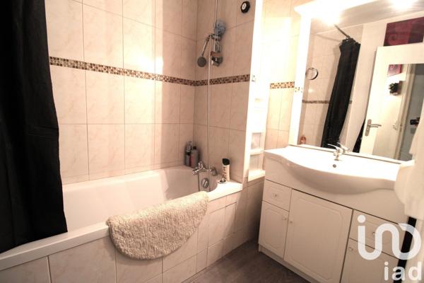 Appartement 2 pièces de 47 m² à Trappes (78190)