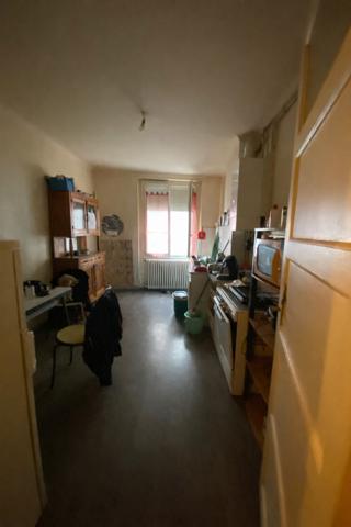 Appartement
         3 pièces
        - 65 m² 40 000 € *