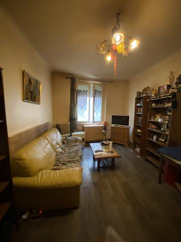 Appartement
         3 pièces
        - 65 m² 40 000 € *