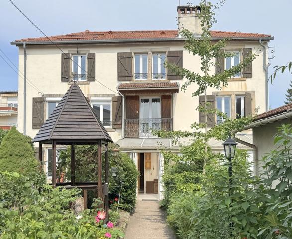 Maison familiale de charme en plein centre de Lunéville (secteur Gare)