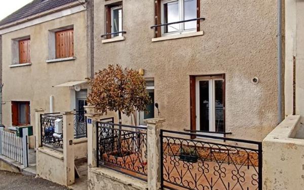 Maison à louer    3 pièces •  Saint-Cyr-sur-Morin