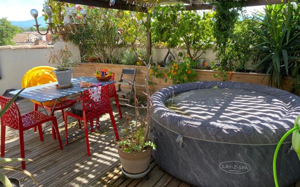 Maison à vendre    4 pièces • 231 m2 Vedène