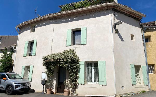 Maison à vendre    4 pièces • 231 m2 Vedène