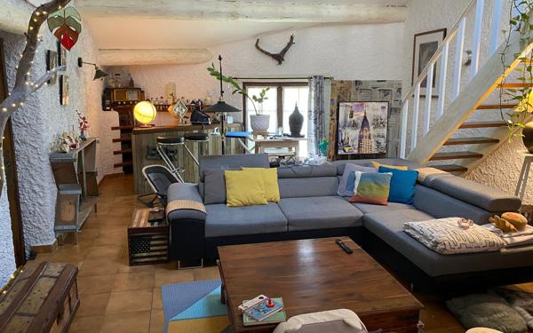 Maison à vendre    4 pièces • 231 m2 Vedène