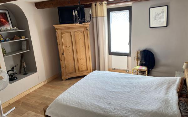 Maison à vendre    4 pièces • 231 m2 Vedène