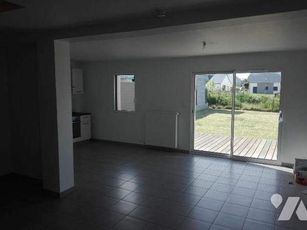 Située sur la commune de PORDIC, dans un quartier calme proche de la mer et non loin des commer...