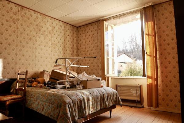 MAISON DE VILLAGE A RENOVER