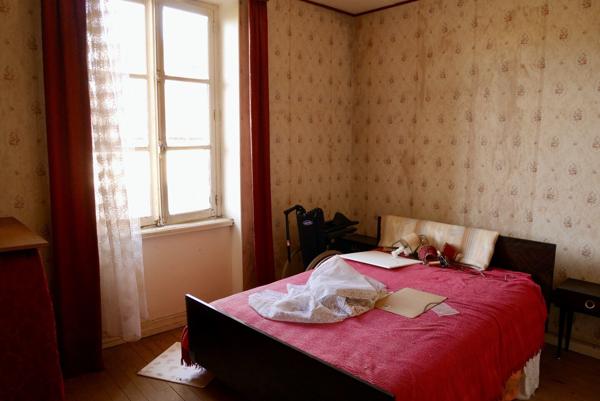 MAISON DE VILLAGE A RENOVER