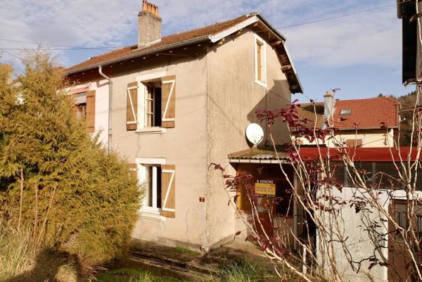 MAISON DE VILLAGE A RENOVER