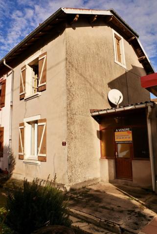 MAISON DE VILLAGE A RENOVER