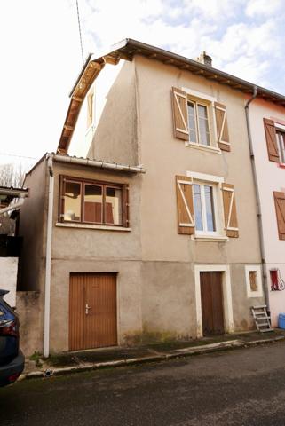 MAISON DE VILLAGE A RENOVER