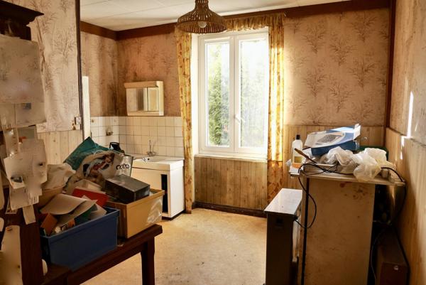 MAISON DE VILLAGE A RENOVER