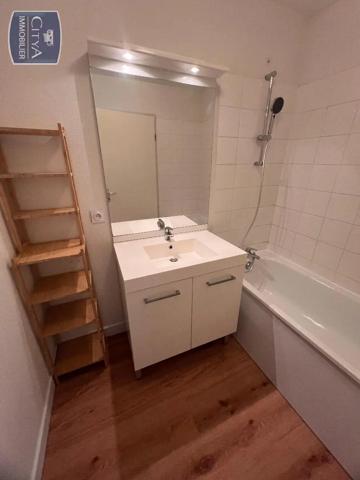 Appartement à louer 3 pièces 79.33m² Mérignac (33700)