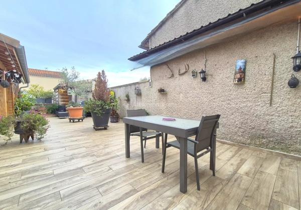 Vente                                                      Fonds de commerce
                        
                     7 pièces                      182 m2                     à Gaillac