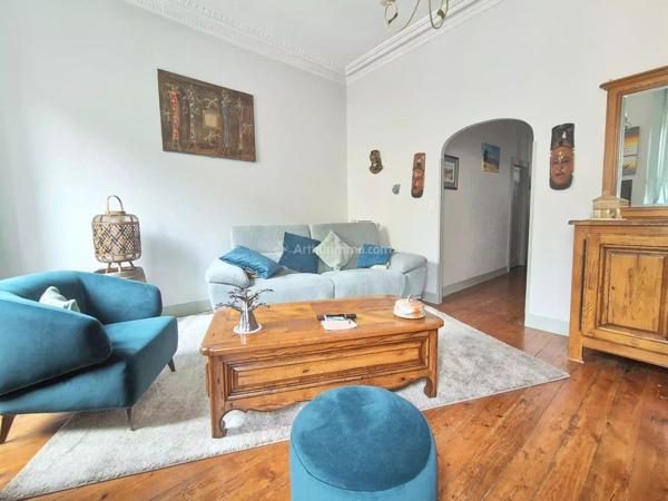 Vente                                                      Fonds de commerce
                        
                     7 pièces                      182 m2                     à Gaillac
