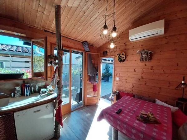 Vente                                                      Fonds de commerce
                        
                     7 pièces                      182 m2                     à Gaillac