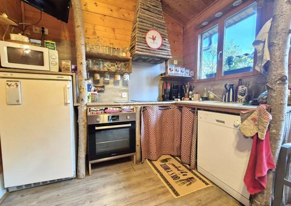 Vente                                                      Fonds de commerce
                        
                     7 pièces                      182 m2                     à Gaillac