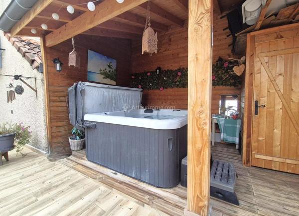 Vente                                                      Fonds de commerce
                        
                     7 pièces                      182 m2                     à Gaillac