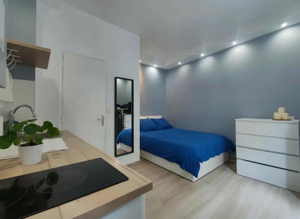Appartement Paris 1 pièce(s) 15.27 m2