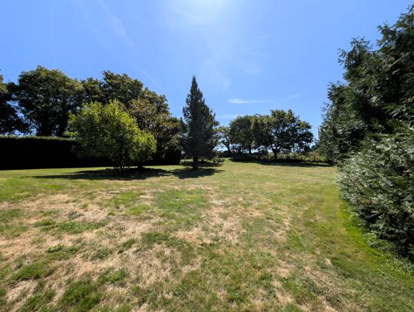 44410 HERBIGNAC - Au calme- Maison  avec sous-sol - 4 chambres - garage -avec terrain de presque 1 hectare