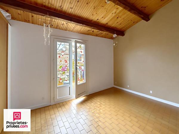 RIANS Maison de village avec terrasse et garage