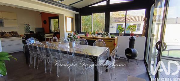 Maison à vendre 6 pièces 160 m² Saintes