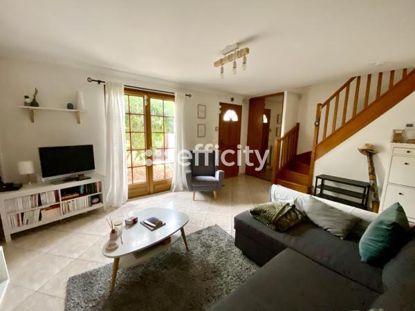 Maison
         6 pièces
        - 119 m² 330 000 € *
