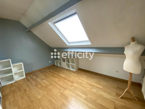 Maison
         6 pièces
        - 119 m² 330 000 € *