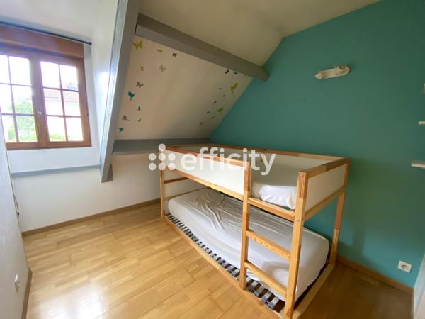 Maison
         6 pièces
        - 119 m² 330 000 € *