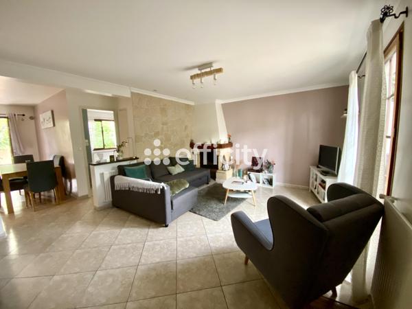 Maison
         6 pièces
        - 119 m² 330 000 € *