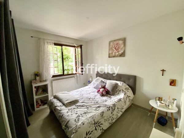 Maison
         6 pièces
        - 119 m² 330 000 € *