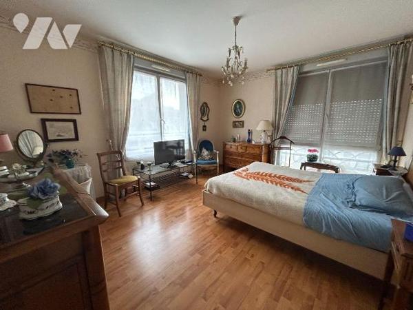 Centre-ville de NOGENT-LE-ROTROU, appartement au 2ème étage avec ascenseur comprenant :

Entr...