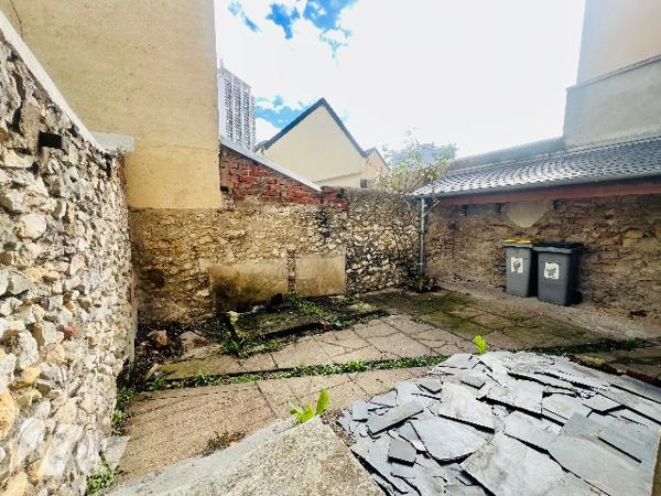 TOURS CENTRE
Maison de ville - Quartier Grammont -  142 m² - 4 chambres  
Proche Tramway