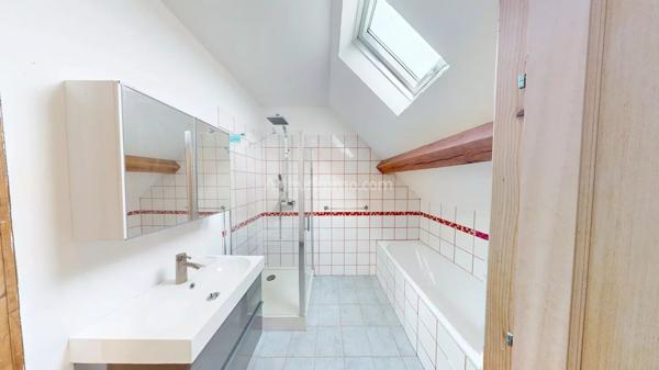 Vente                                                      Maison
                        
                     5 pièces                      140 m2                     à Lyons-la-Forêt