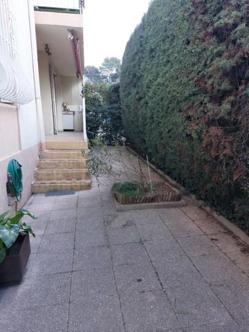 La valbarelle/la renarde type 4 avec balcon cour et parking.