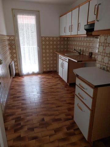 La valbarelle/la renarde type 4 avec balcon cour et parking.