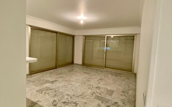 Appartement à louer    4 pièces •  Mandelieu-la-Napoule