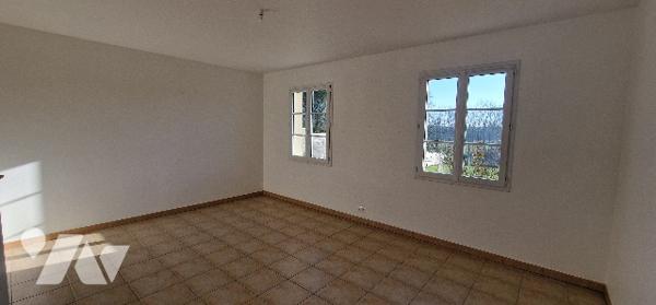 Pavillon de plain-pied, construction 2010 avec vue valorisante, habitable de suite  sans travaux.