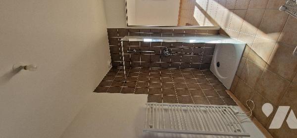 Pavillon de plain-pied, construction 2010 avec vue valorisante, habitable de suite  sans travaux.