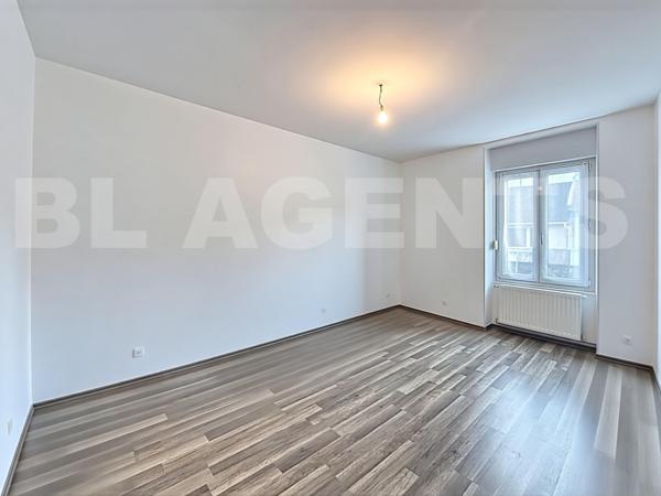 À vendre – Duplex 98 m² – 2 chambres – Terrasse & jardin – 239 000 € – Libre immédiatement