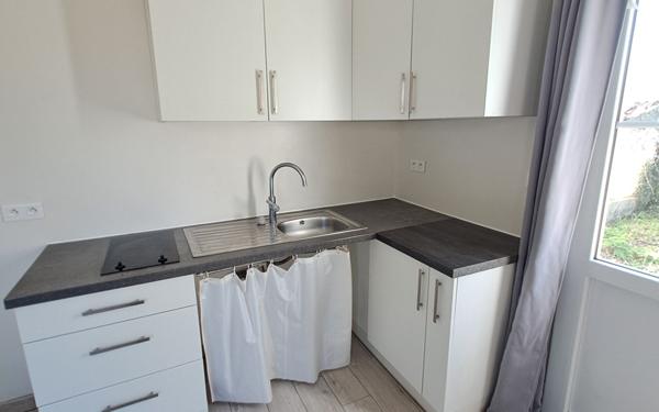 Maison à louer    1 pièce • 27,30 m2 Saint-Savinien