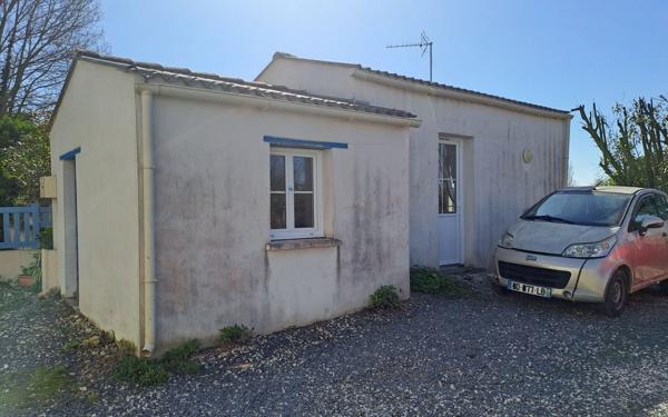 Maison à louer    1 pièce • 27,30 m2 Saint-Savinien