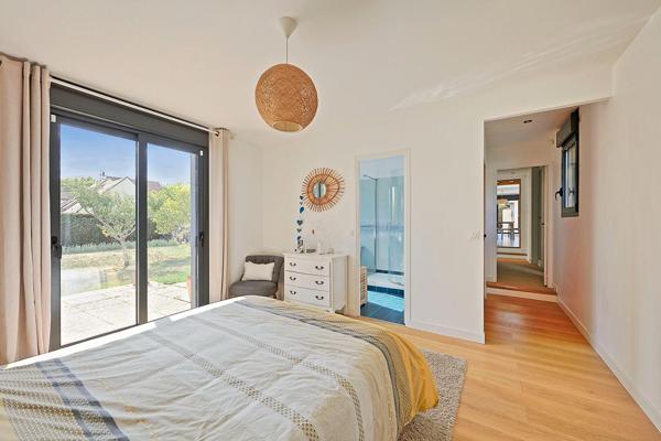 Maison d’architecte rénovée aux volumes singuliers