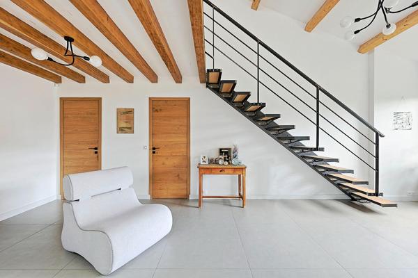 Maison d’architecte rénovée aux volumes singuliers